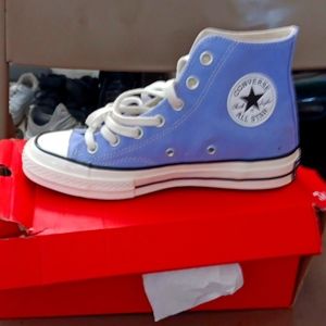 Brand new women's converse purple